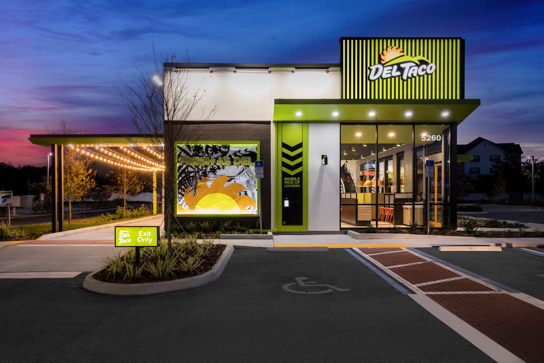 Explore the challenges faced by Del Taco in franchising, its struggle with sales growth, and the strategies implemented to navigate these difficulties.